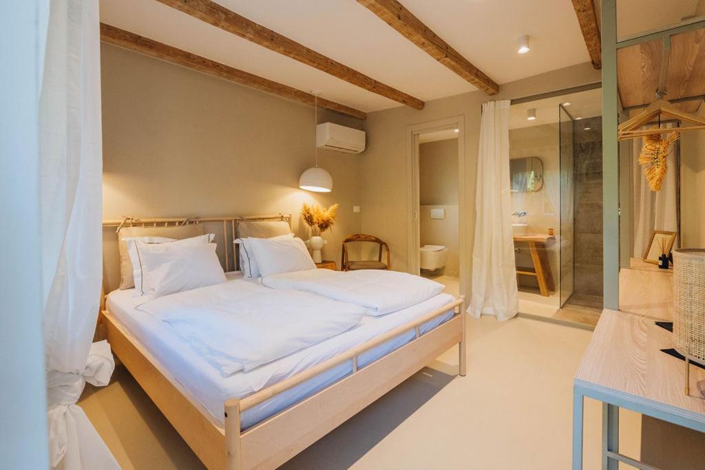 Pikarin Rooms B&B ヴルサル エクステリア 写真